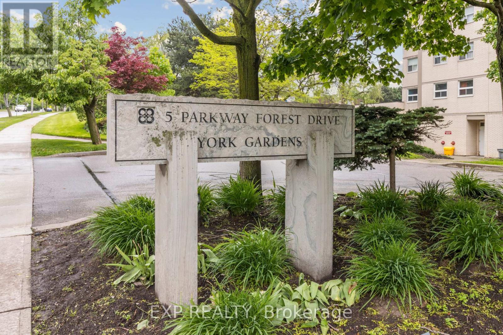1101 - 5 Parkway Forest Drive, Toronto (Henry Farm), Ontario  M2J 1L2 - Photo 2 - C12294070