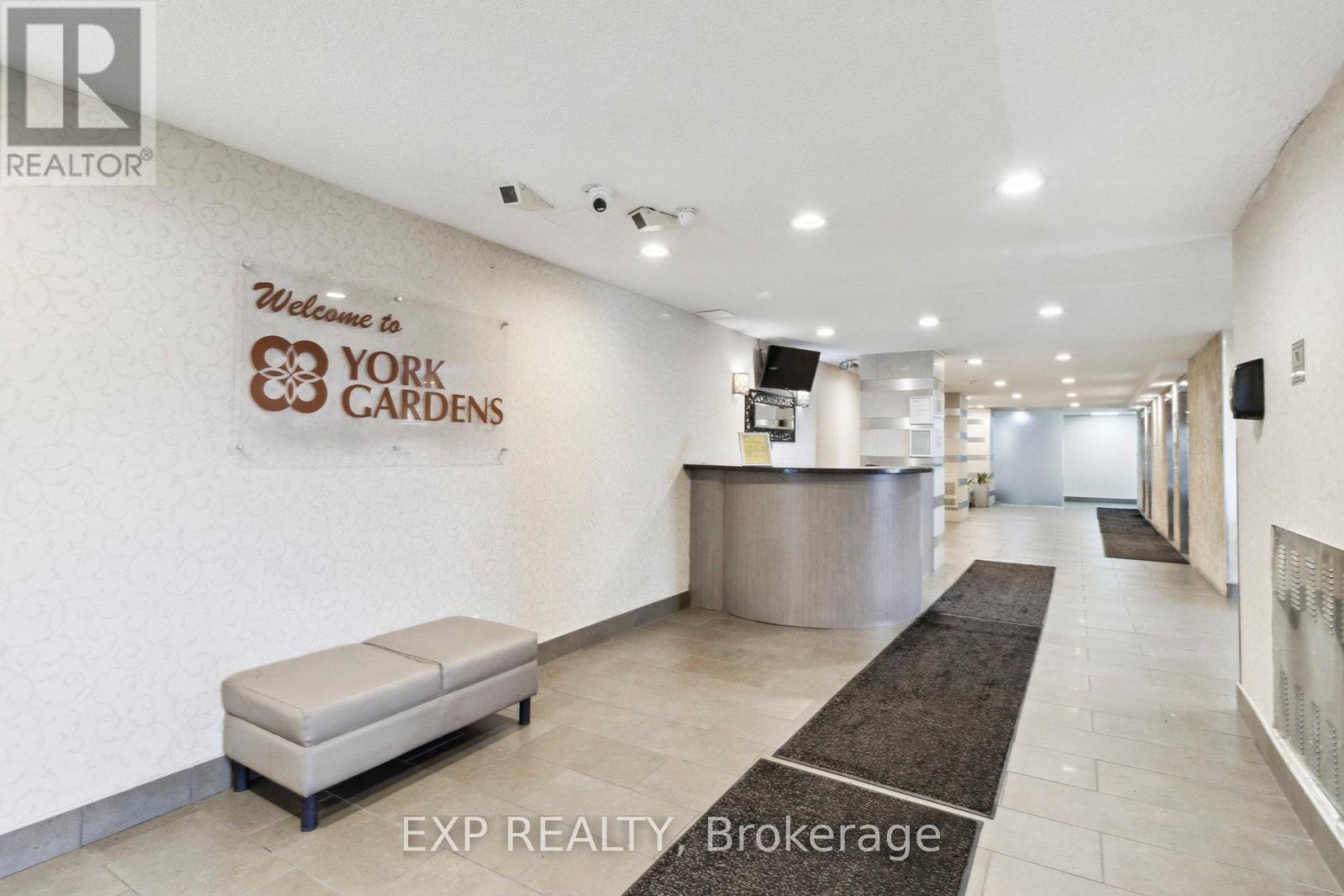 1101 - 5 Parkway Forest Drive, Toronto (Henry Farm), Ontario  M2J 1L2 - Photo 5 - C12294070