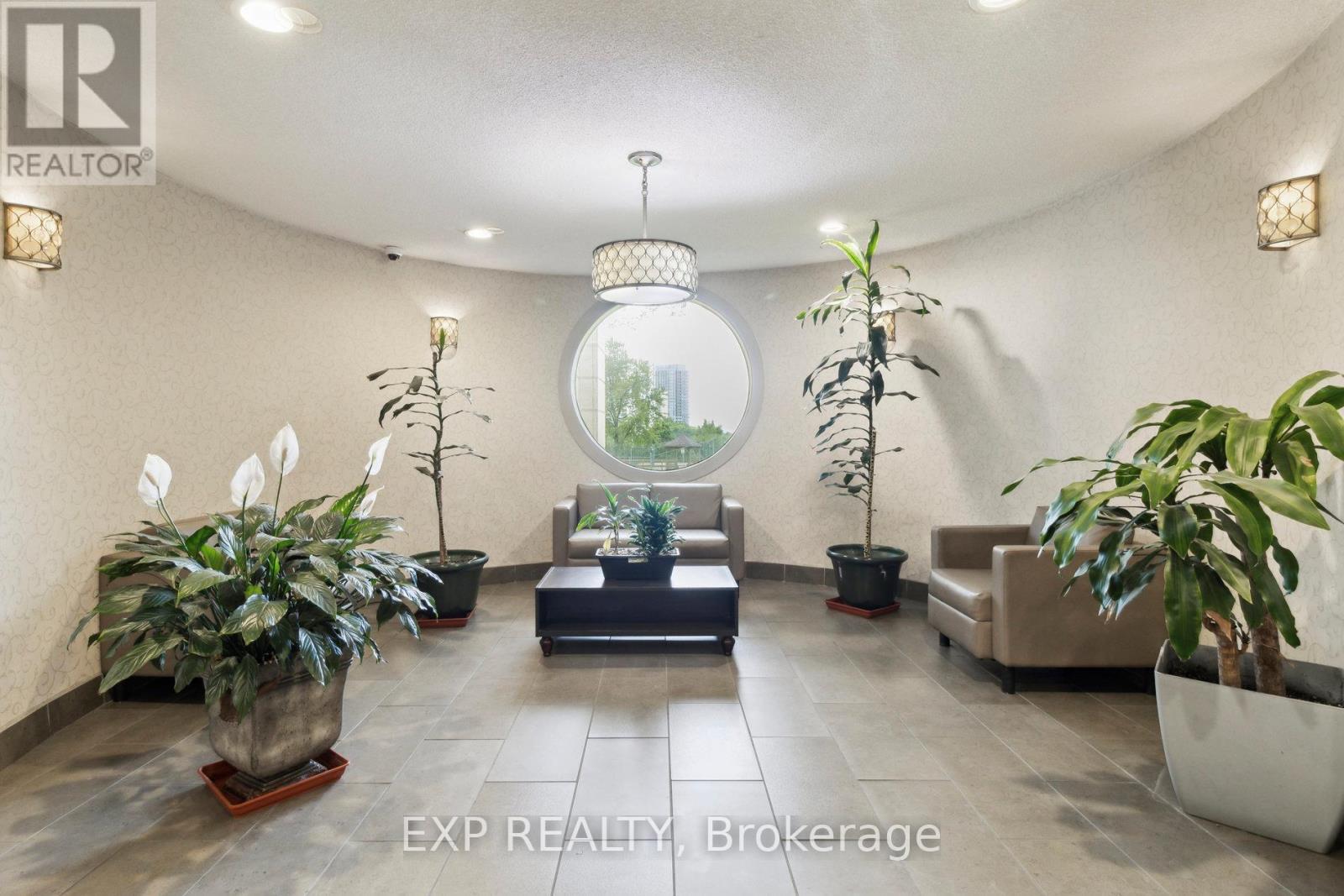 1101 - 5 Parkway Forest Drive, Toronto (Henry Farm), Ontario  M2J 1L2 - Photo 6 - C12294070