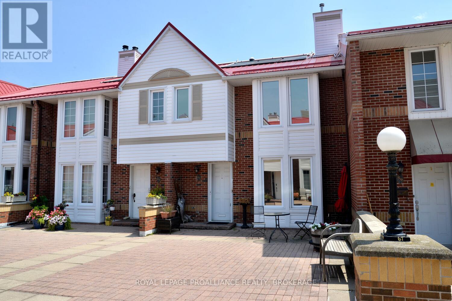 61 - 1 Place D'armes, Kingston, Ontario  K7K 6S3 - Photo 2 - X12294266