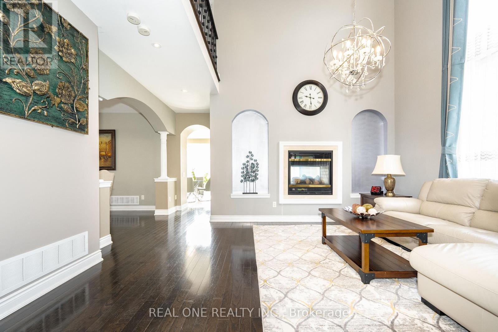 Property at 11 ZORAN LANE image 3