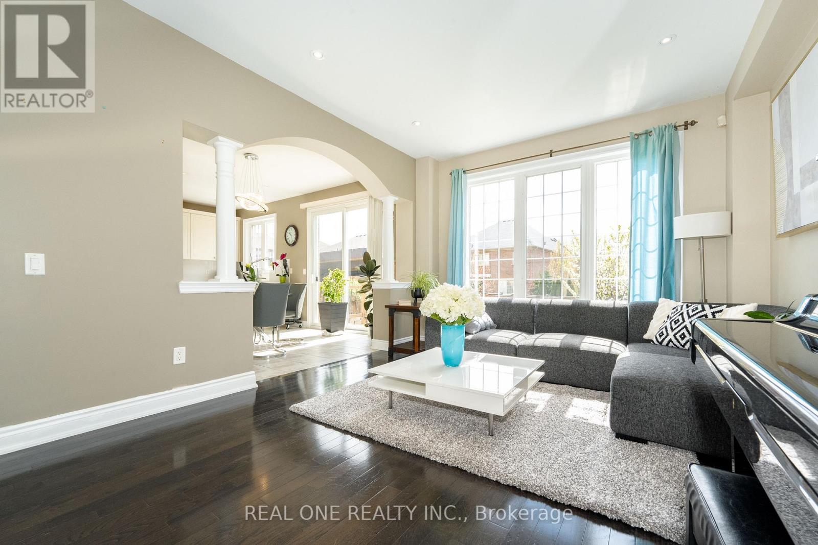 11 Zoran Lane, Vaughan, Ontario L6A 4E4 - Photo 9 - N12294125