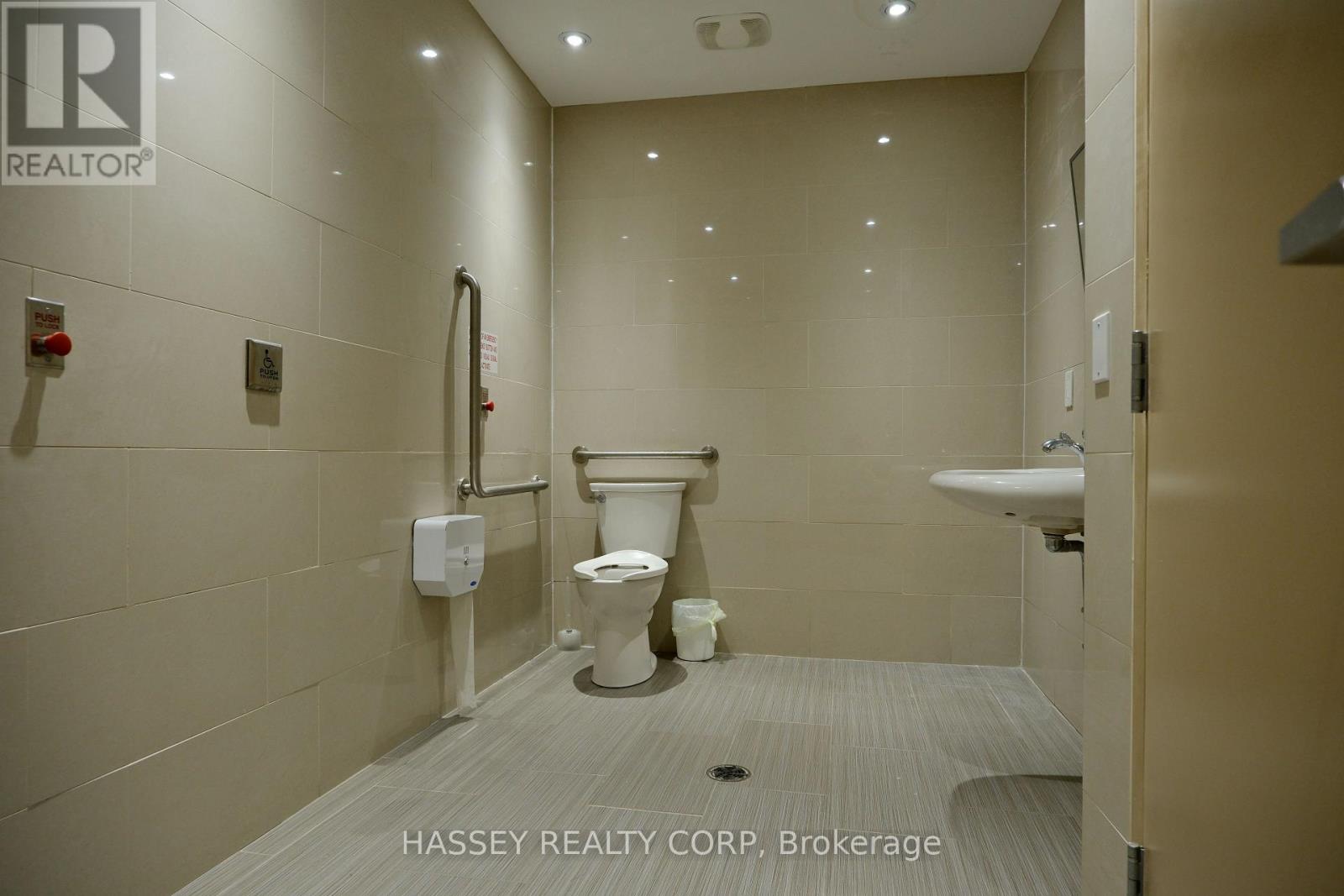 A - 110 Little Avenue, Barrie (Allandale Heights), Ontario  L4N 4K8 - Photo 6 - S12294082