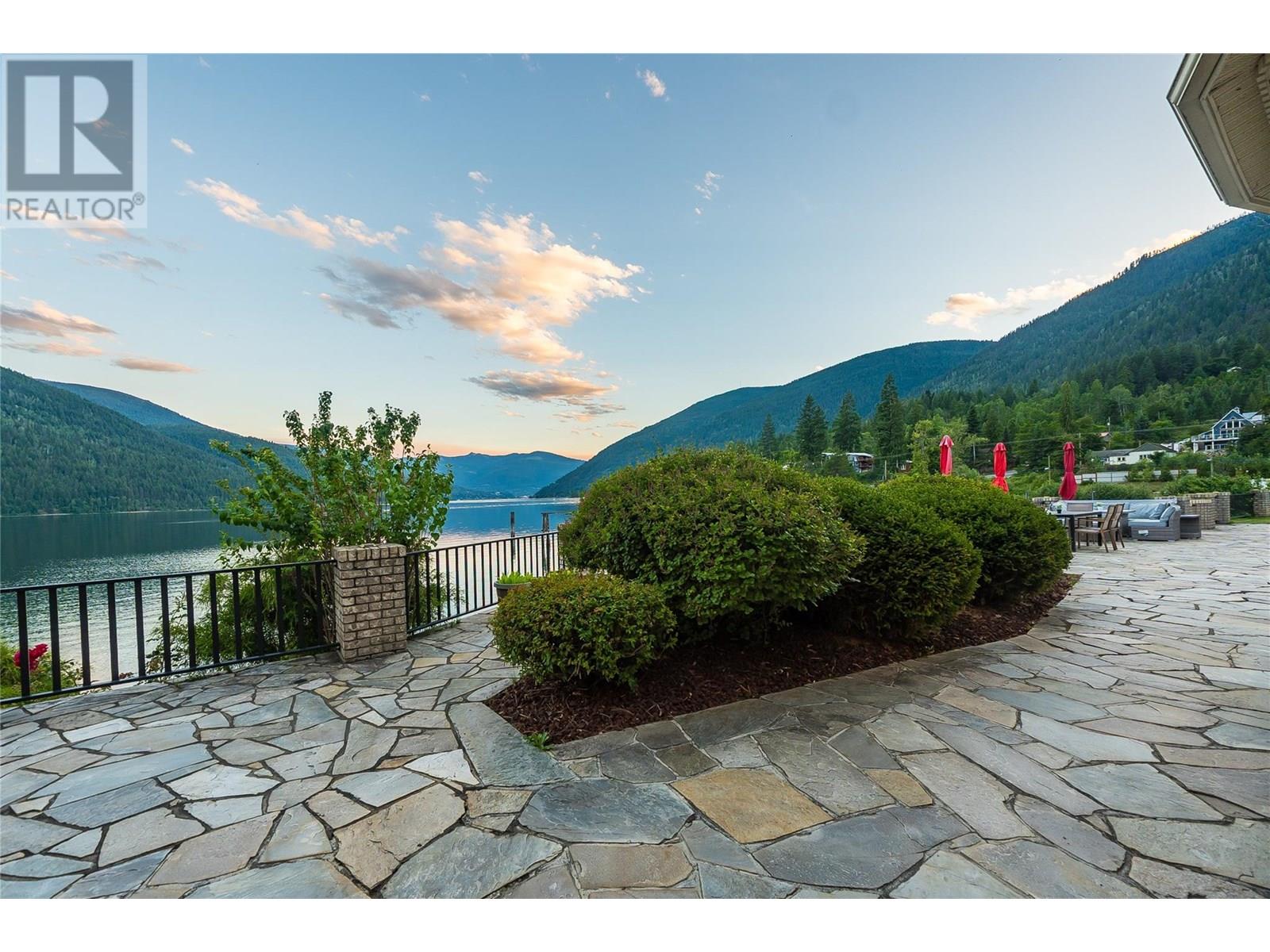 2614 3a Highway, Nelson, British Columbia  V1L 6K9 - Photo 60 - 10354948