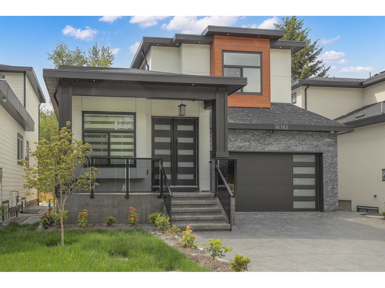 Property at 16182 78 AVENUE image 2
