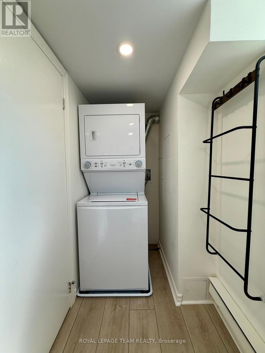 B - 59 B Woodwind Crescent, Ottawa, Ontario  K2S 1T8 - Photo 11 - X12294210