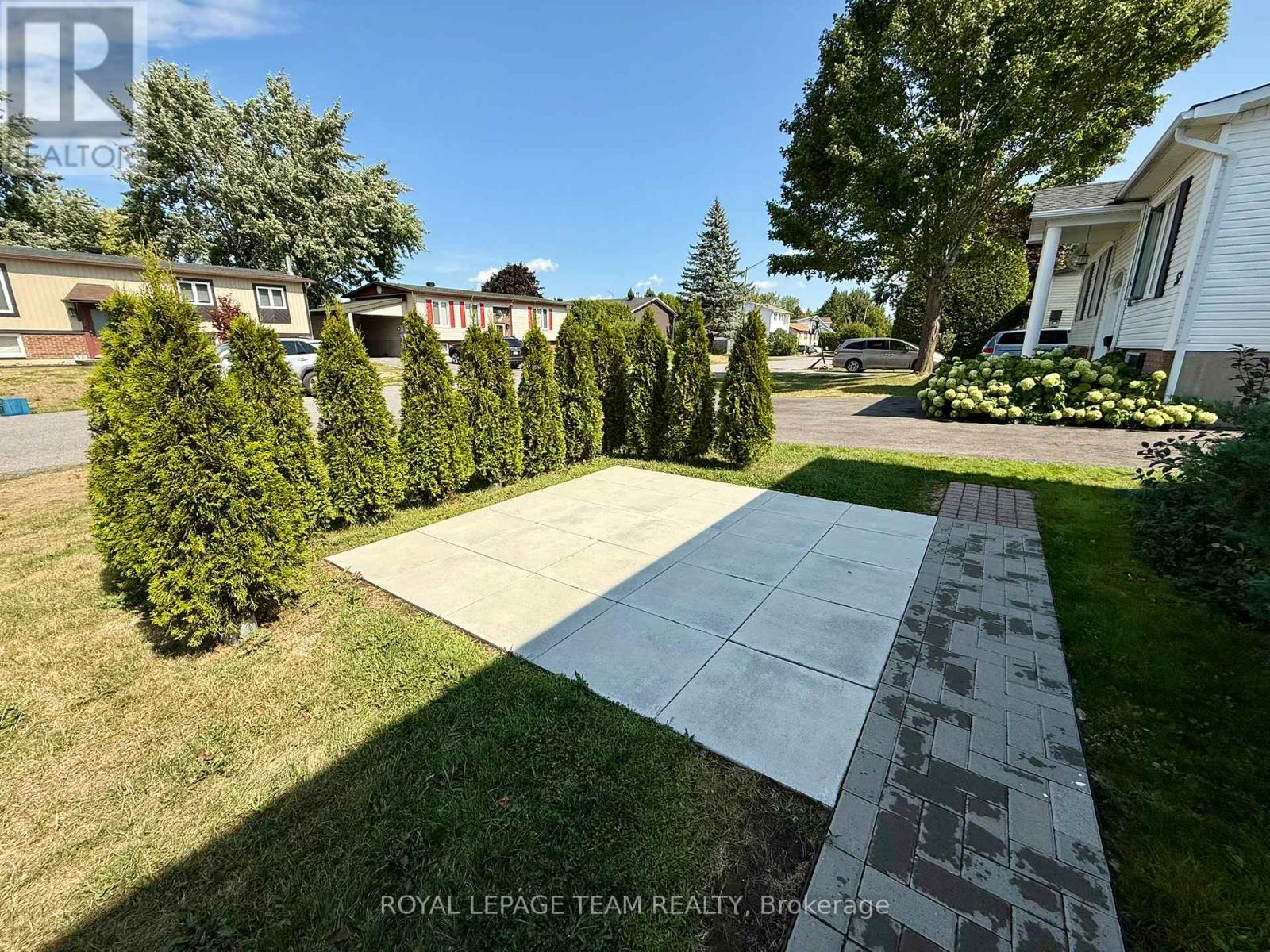 B - 59 B Woodwind Crescent, Ottawa, Ontario  K2S 1T8 - Photo 4 - X12294210