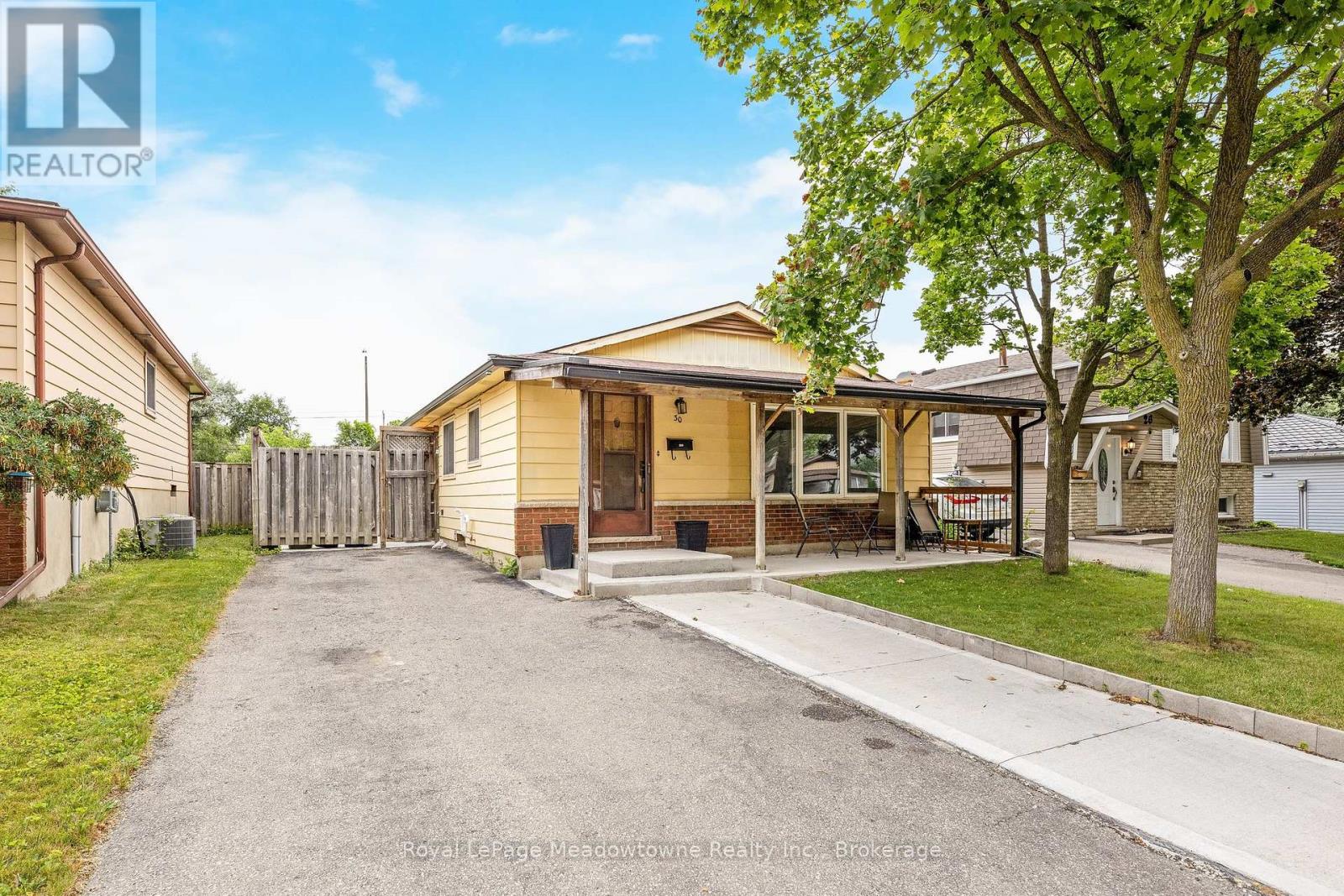 Property at 30 CLUTHE CRESCENT image 2