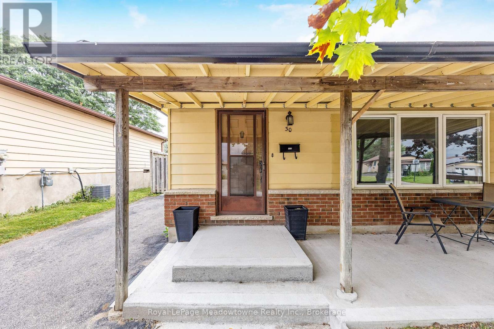 Property at 30 CLUTHE CRESCENT image 4