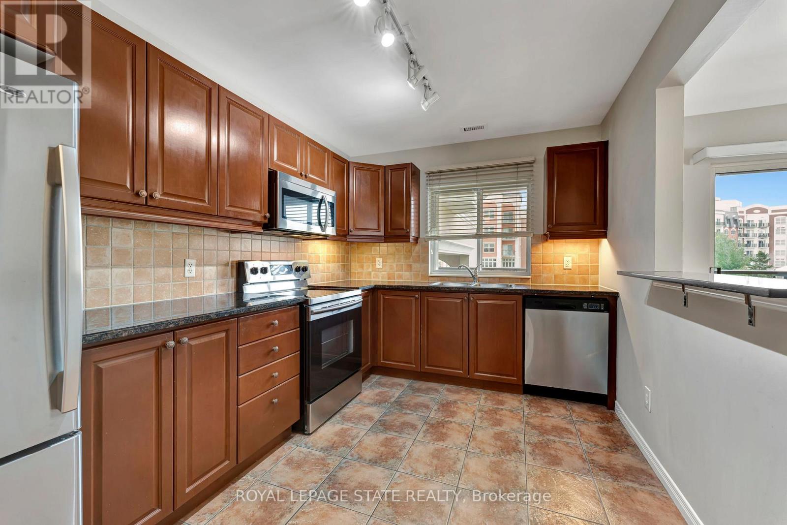 203 - 4000 Creekside Drive, Hamilton, Ontario  L9H 7S9 - Photo 10 - X11932567