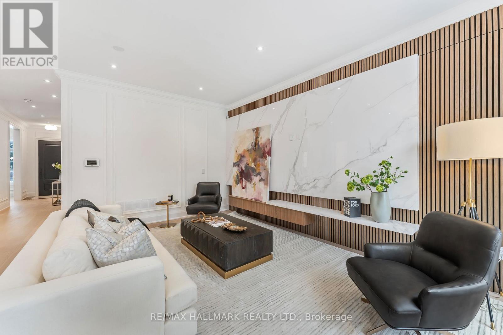 42 Agar Crescent, Toronto, Ontario  M9B 5A6 - Photo 12 - W12294036