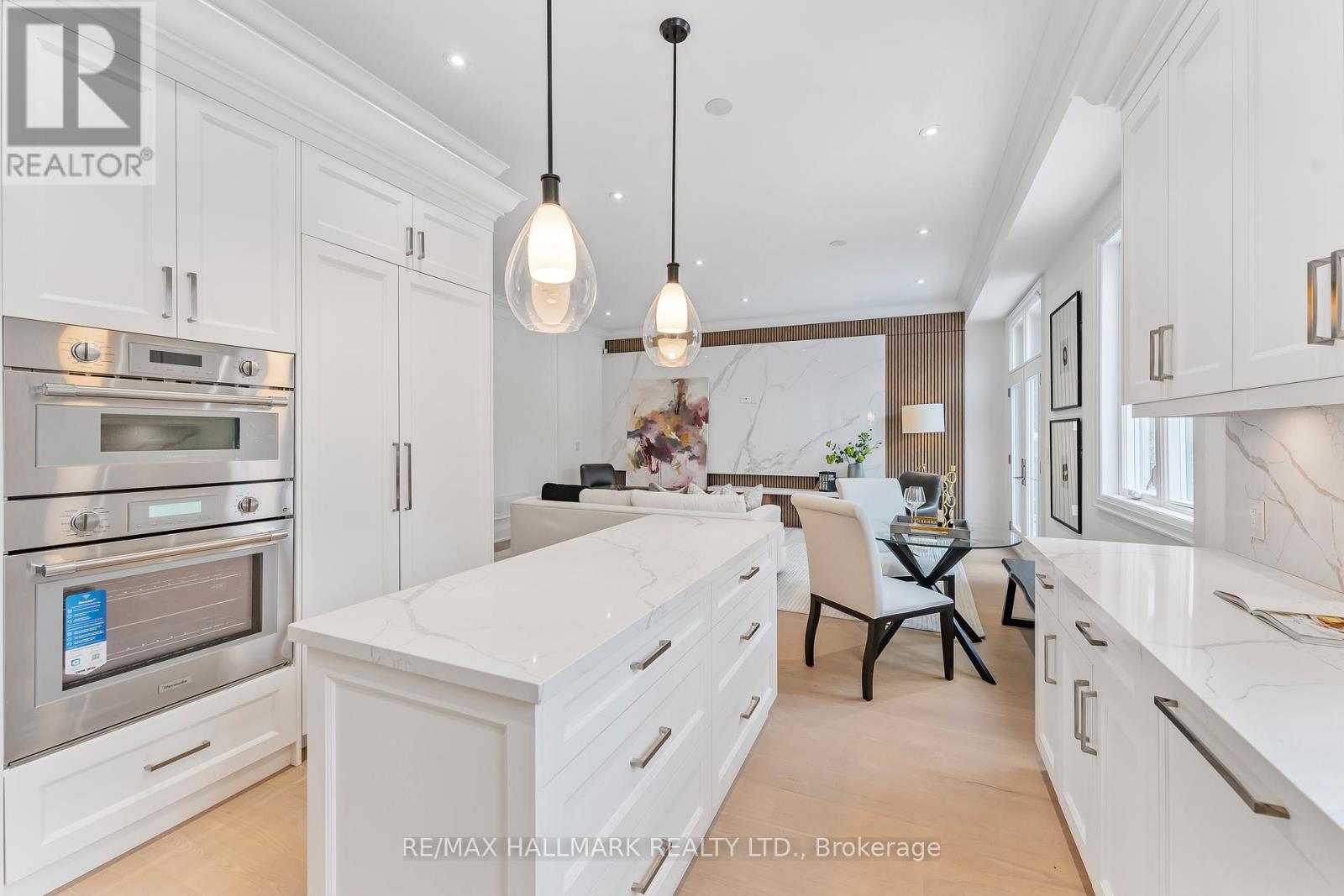 42 Agar Crescent, Toronto, Ontario  M9B 5A6 - Photo 21 - W12294036