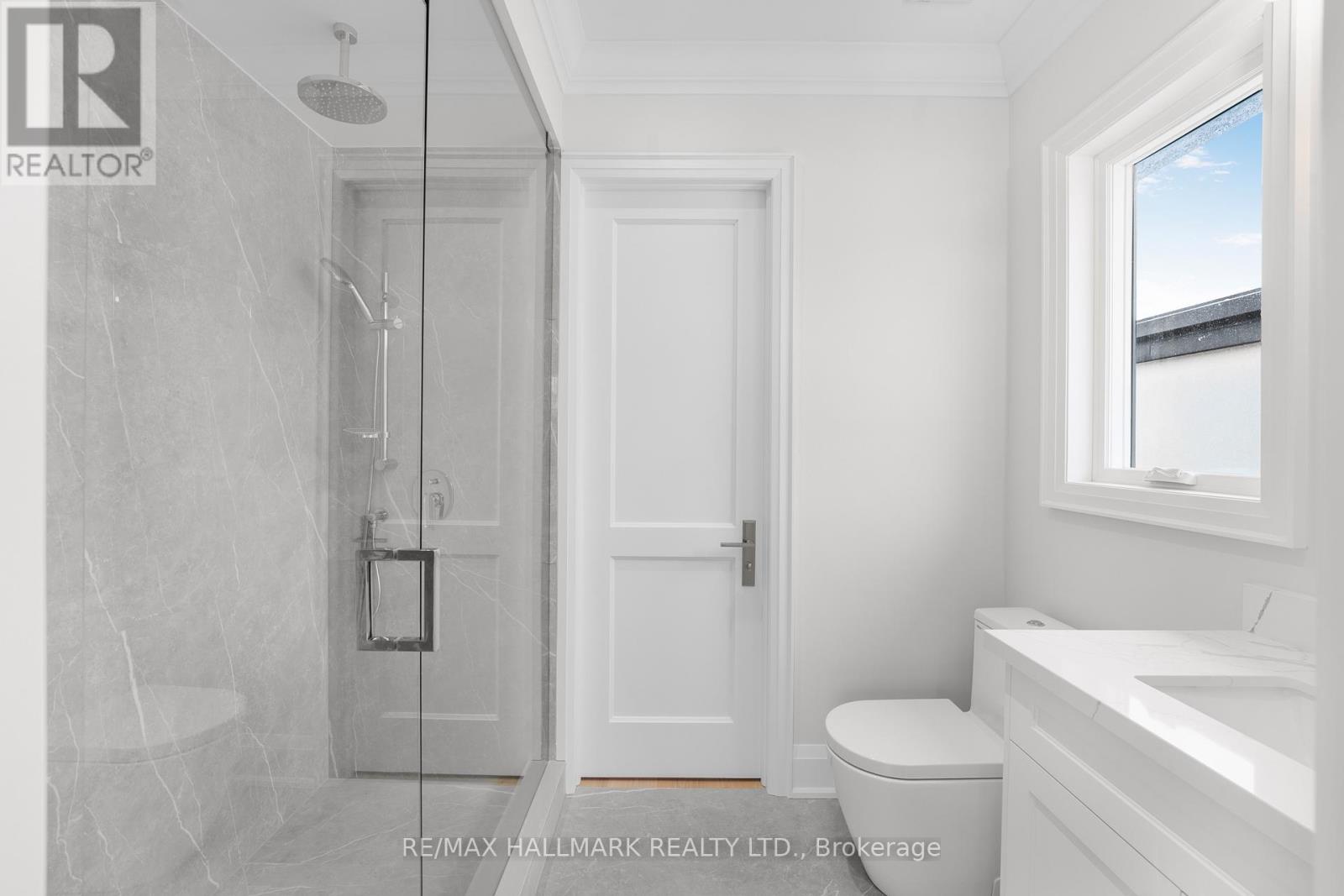 42 Agar Crescent, Toronto, Ontario  M9B 5A6 - Photo 38 - W12294036