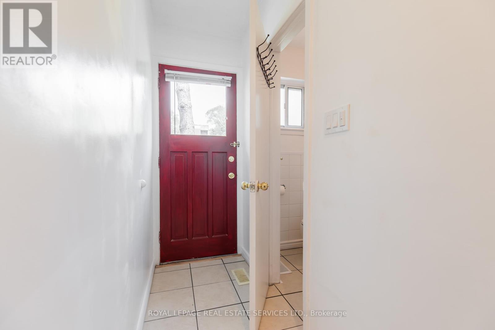 75 Upwood Avenue, Toronto, Ontario  M6L 3A4 - Photo 22 - W12294160