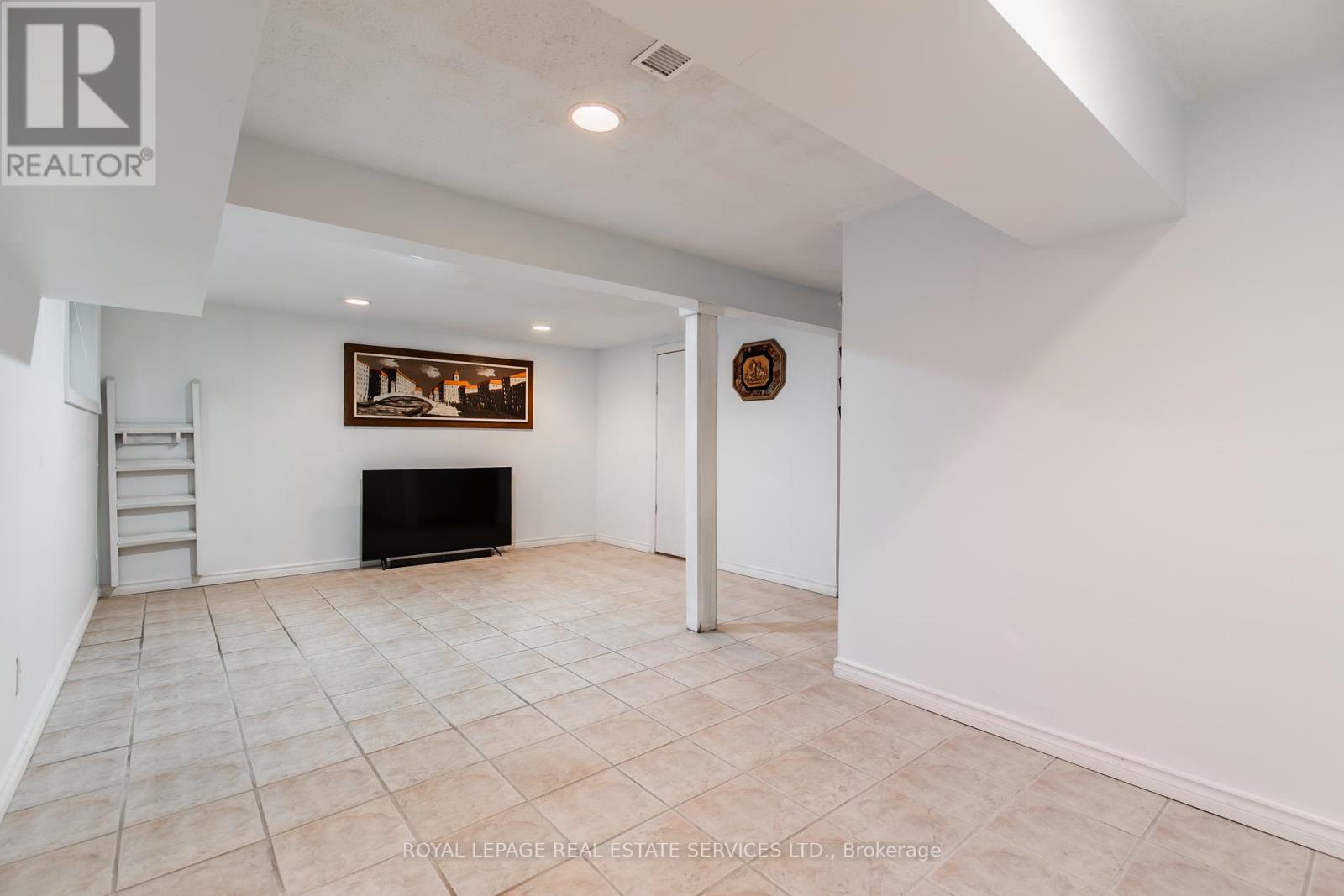 75 Upwood Avenue, Toronto, Ontario  M6L 3A4 - Photo 37 - W12294160