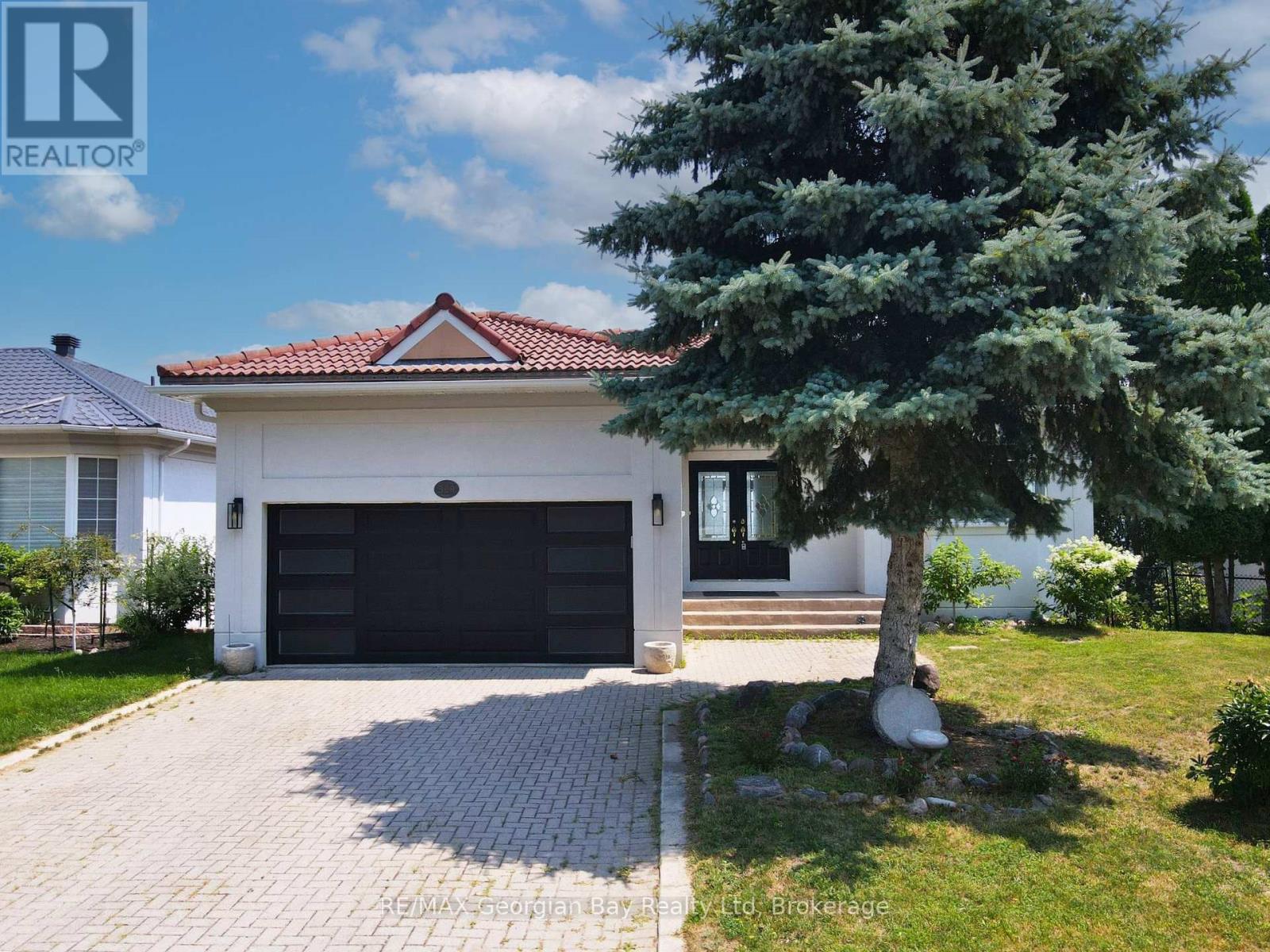 Property at 369 ABERDEEN BOULEVARD image 1