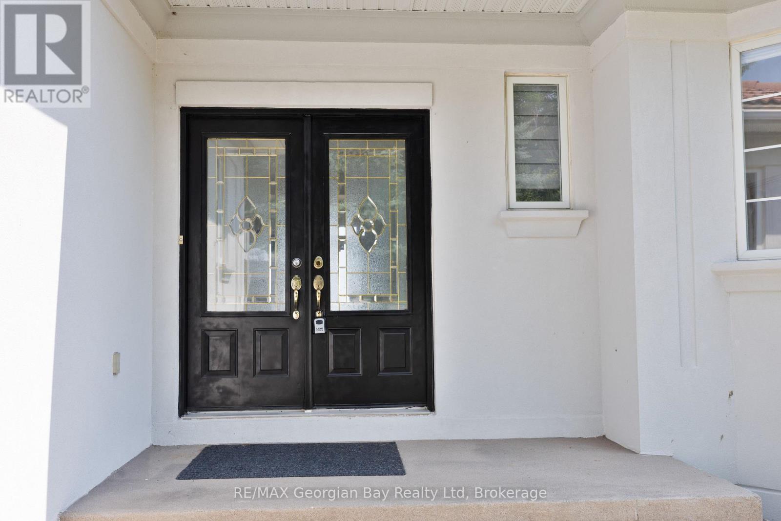 Property at 369 ABERDEEN BOULEVARD image 2