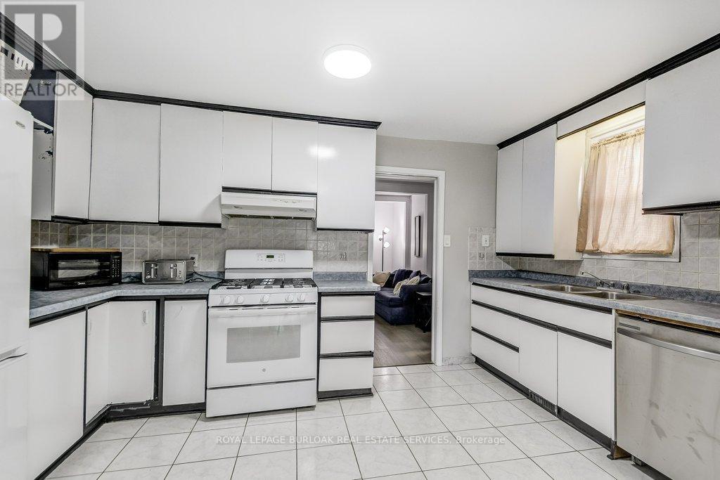 4 Hilda Street, St. Catharines, Ontario  L2S 1Z8 - Photo 10 - X12294137