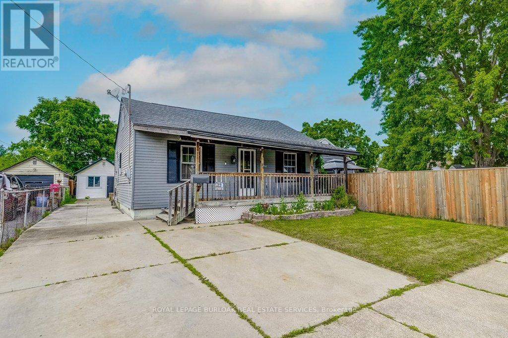 4 Hilda Street, St. Catharines, Ontario  L2S 1Z8 - Photo 2 - X12294137