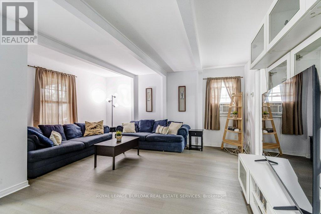 4 Hilda Street, St. Catharines, Ontario  L2S 1Z8 - Photo 5 - X12294137