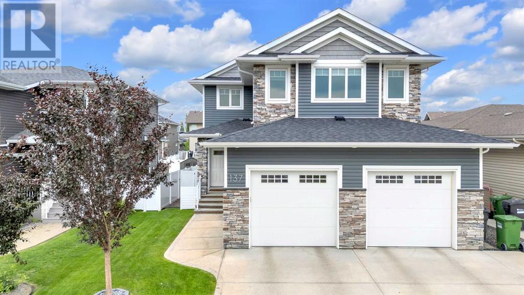 Property at 137 Lazaro Close image 1