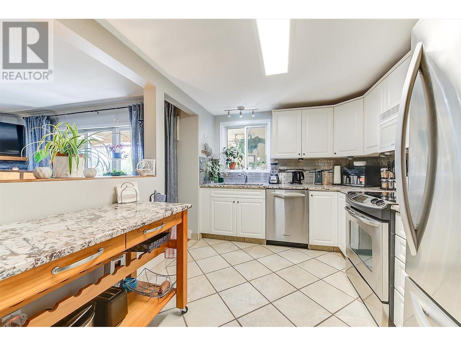 1964 Enterprise Way Unit# 309 Kelowna Photo 6