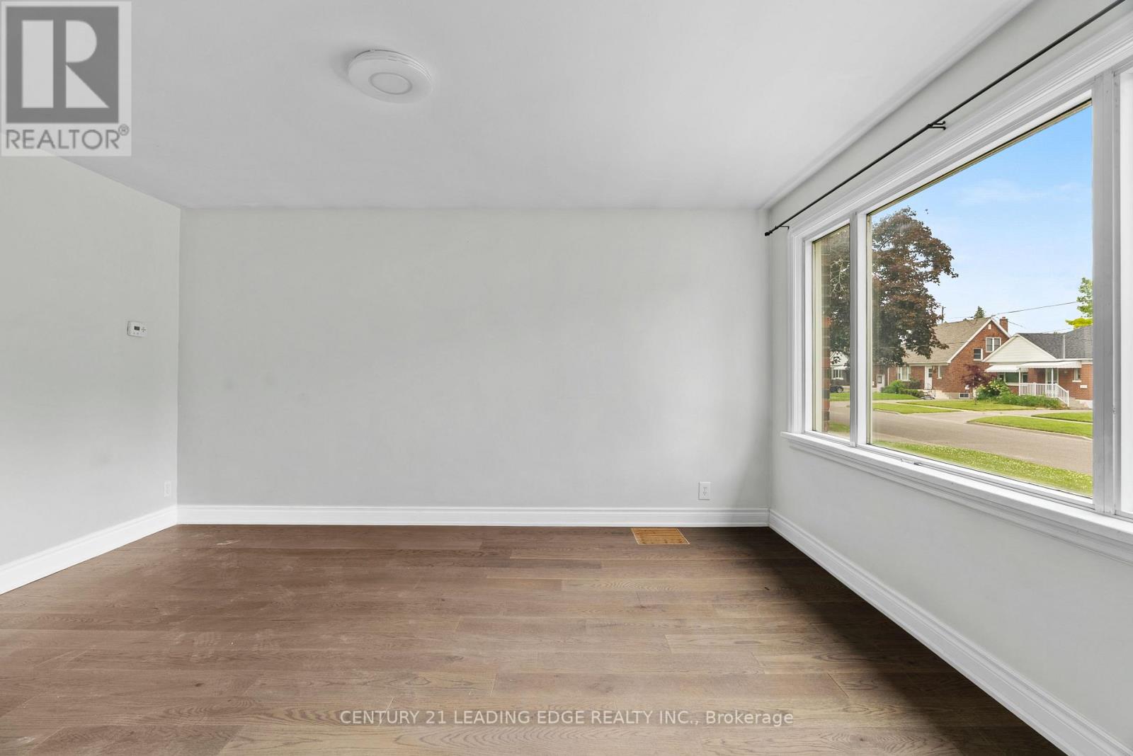 96 Oakes Avenue, Oshawa, Ontario  L1G 6C6 - Photo 9 - E12292683