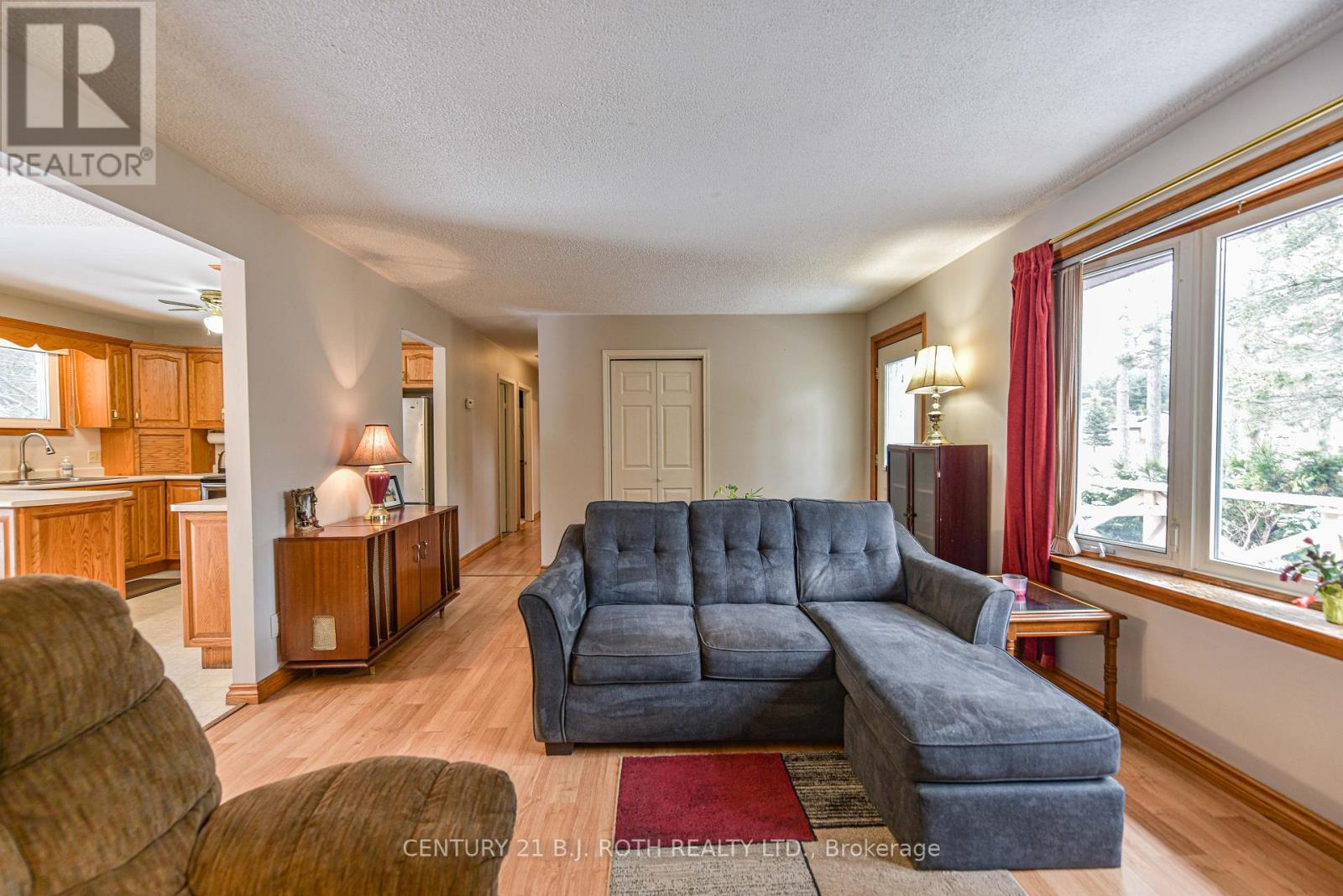 6046 Vasey Road, Tay, Ontario  L0L 1P0 - Photo 11 - S12099568