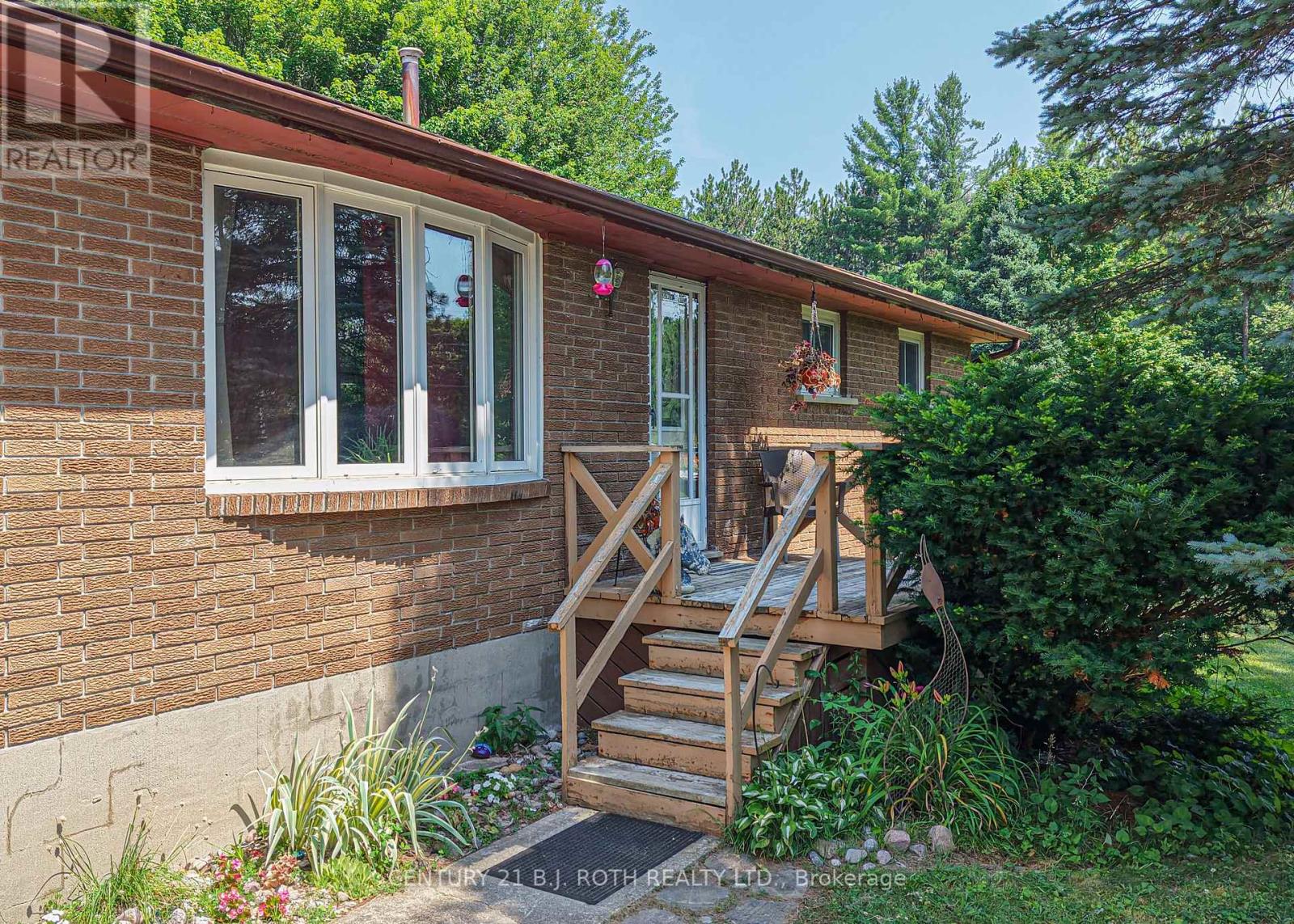 6046 Vasey Road, Tay, Ontario  L0L 1P0 - Photo 2 - S12099568