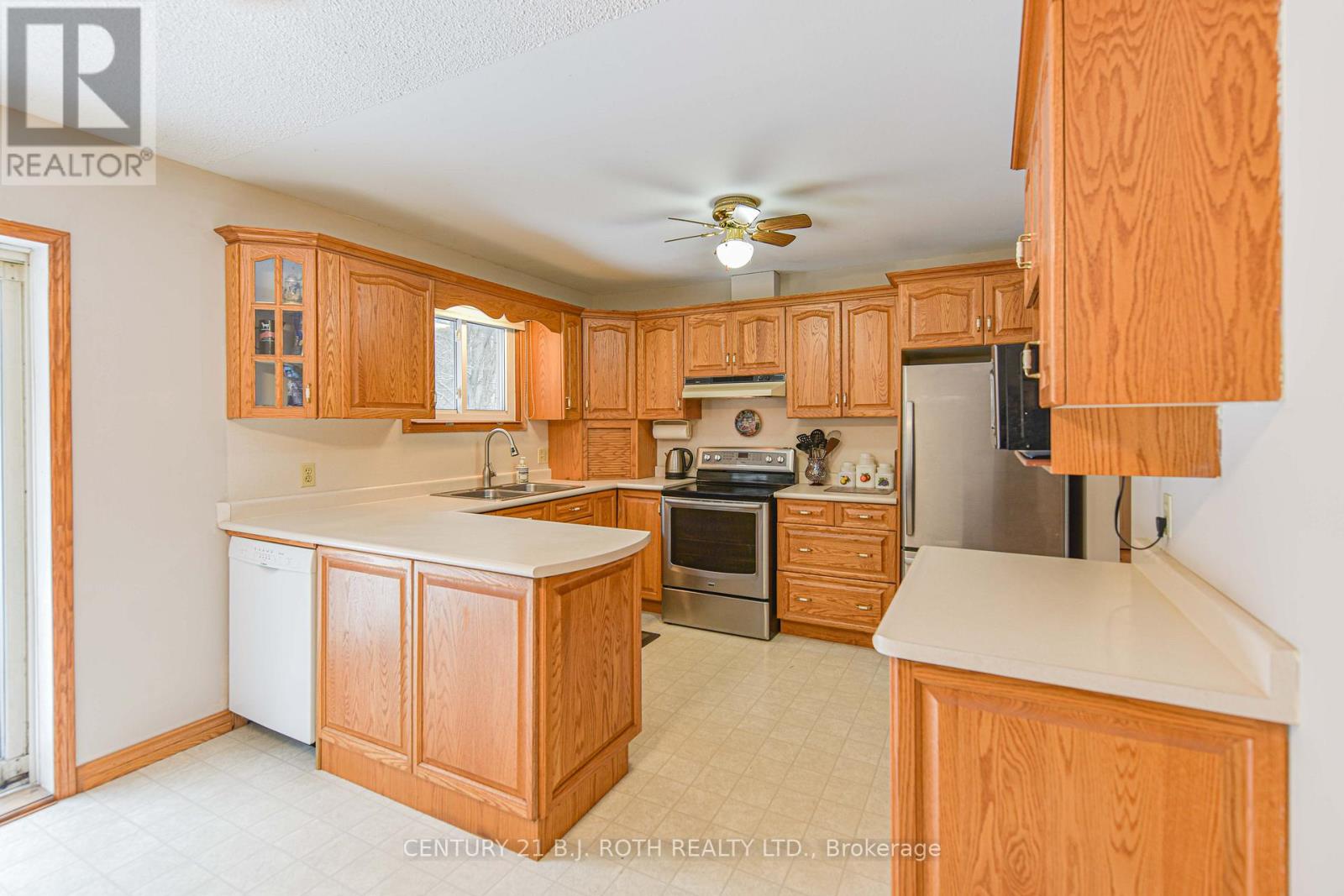 6046 Vasey Road, Tay, Ontario  L0L 1P0 - Photo 13 - S12099568