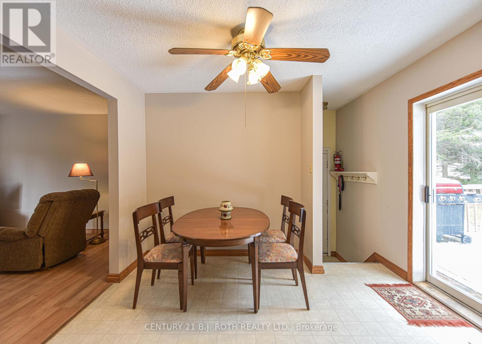 6046 Vasey Road, Tay, Ontario  L0L 1P0 - Photo 17 - S12099568