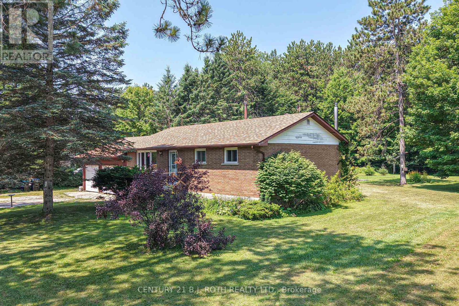 6046 Vasey Road, Tay, Ontario  L0L 1P0 - Photo 4 - S12099568