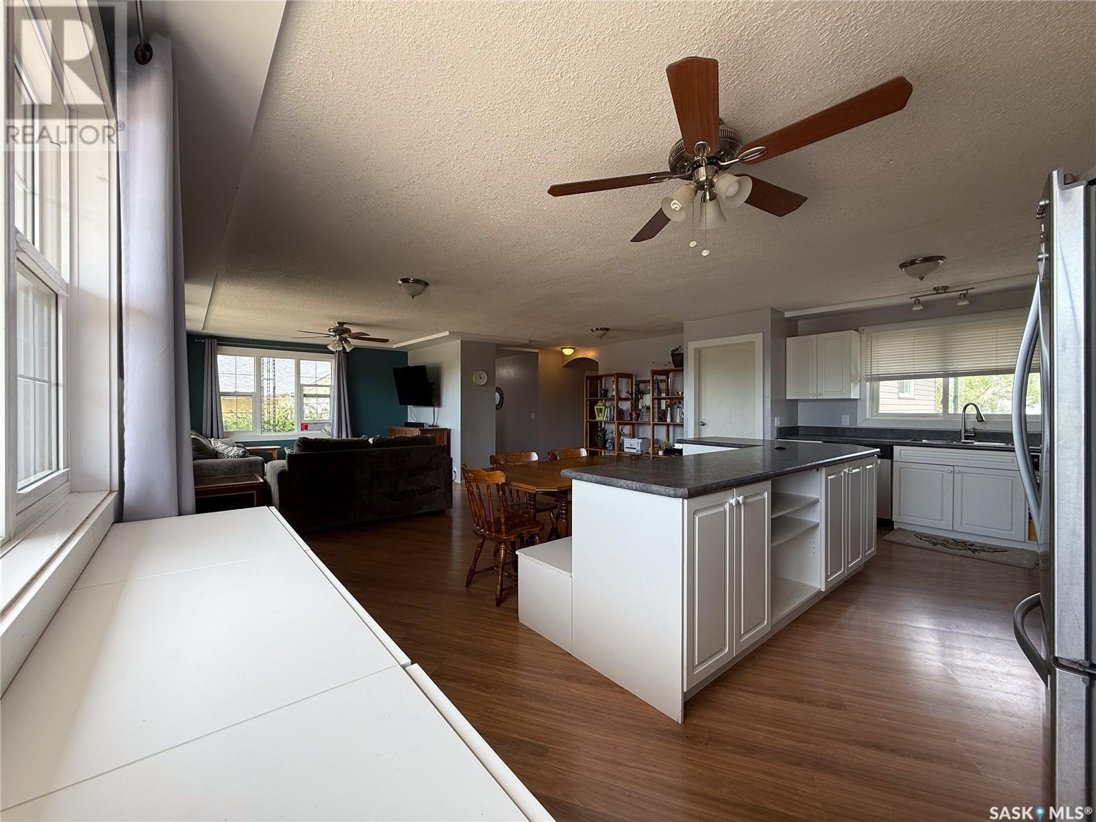 223 2nd Avenue E, Frontier, Saskatchewan  S0N 0W0 - Photo 18 - SK013102