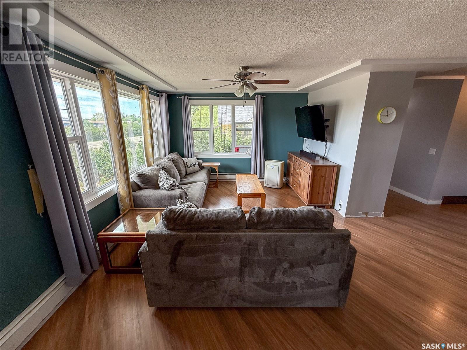 223 2nd Avenue E, Frontier, Saskatchewan  S0N 0W0 - Photo 21 - SK013102