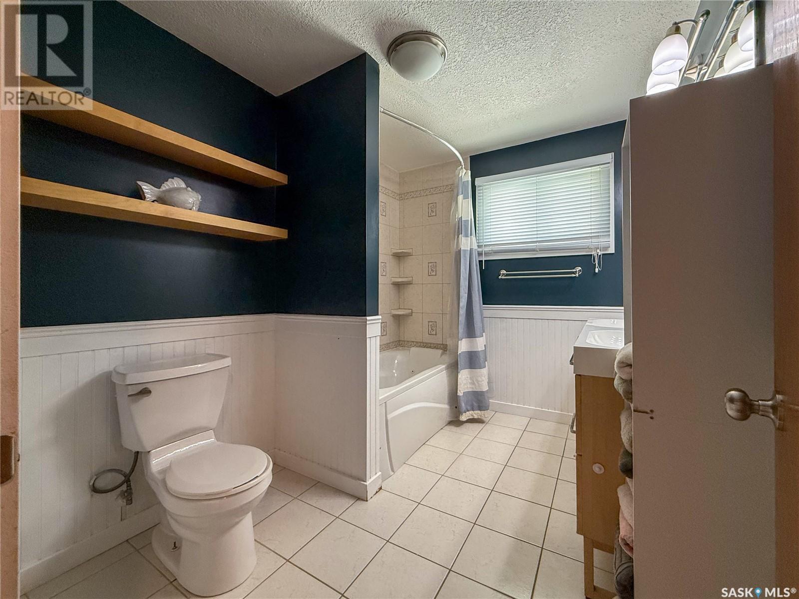 223 2nd Avenue E, Frontier, Saskatchewan  S0N 0W0 - Photo 28 - SK013102
