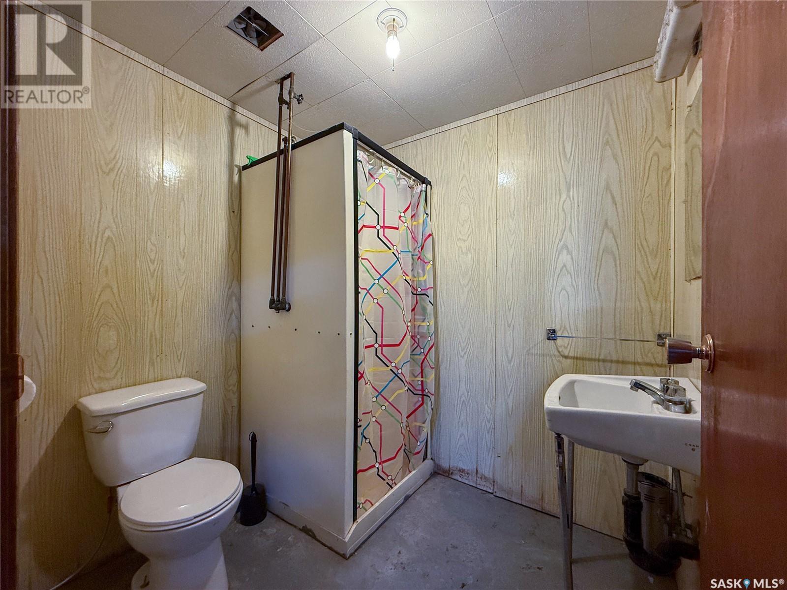223 2nd Avenue E, Frontier, Saskatchewan  S0N 0W0 - Photo 36 - SK013102