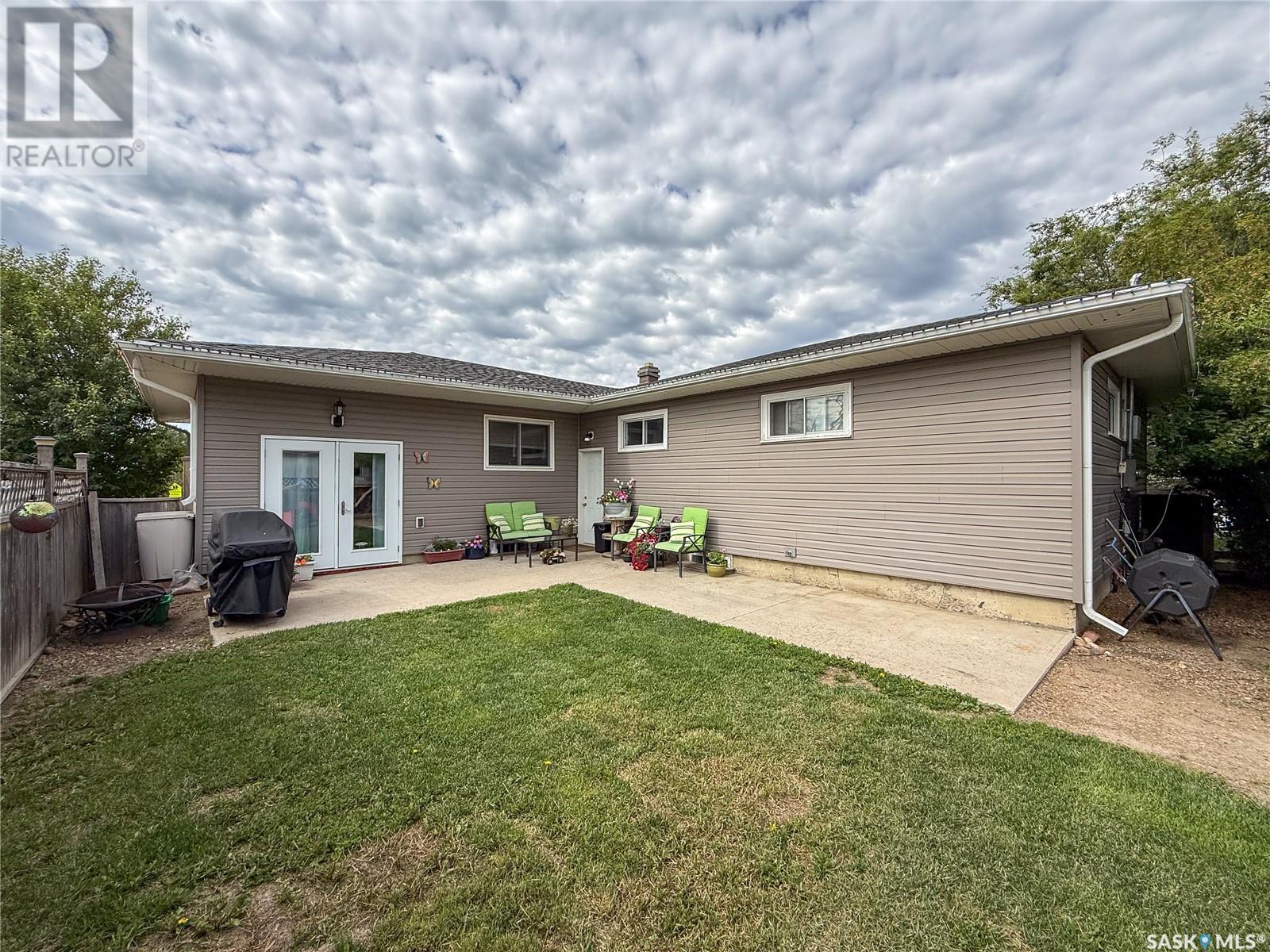 223 2nd Avenue E, Frontier, Saskatchewan  S0N 0W0 - Photo 41 - SK013102