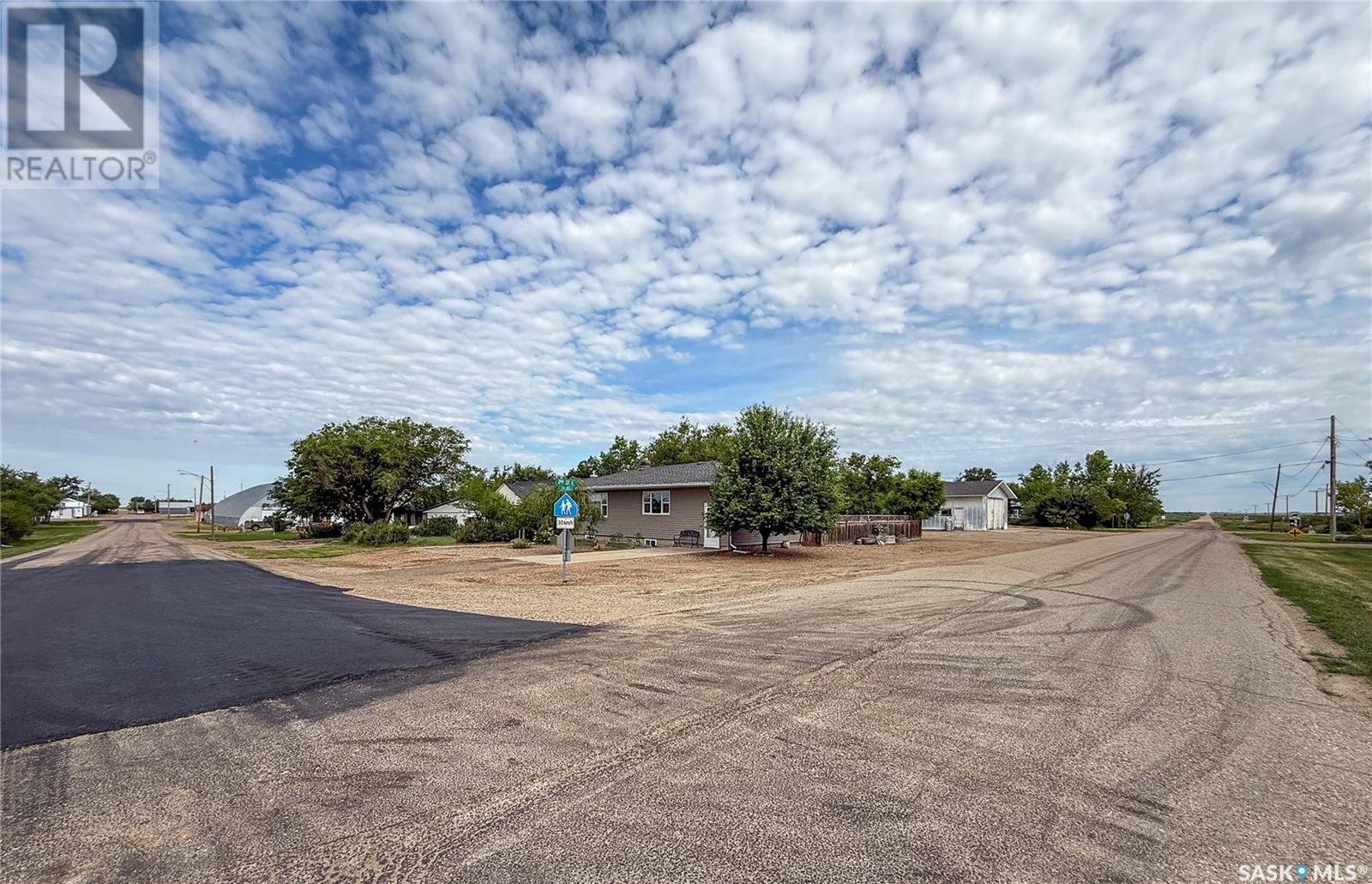 223 2nd Avenue E, Frontier, Saskatchewan  S0N 0W0 - Photo 42 - SK013102