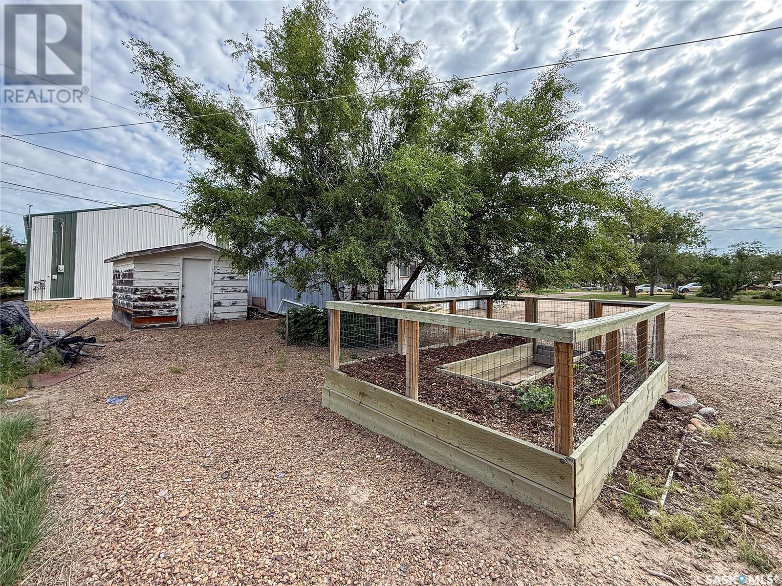 223 2nd Avenue E, Frontier, Saskatchewan  S0N 0W0 - Photo 45 - SK013102