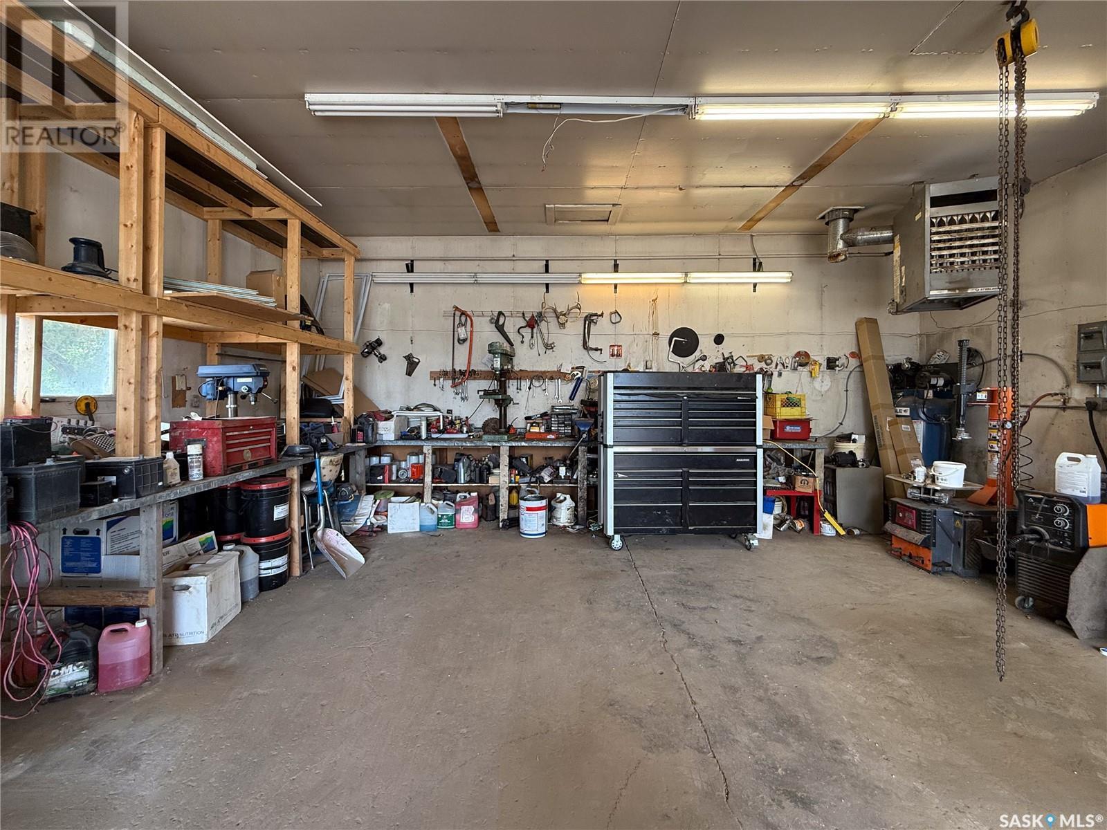 223 2nd Avenue E, Frontier, Saskatchewan  S0N 0W0 - Photo 49 - SK013102