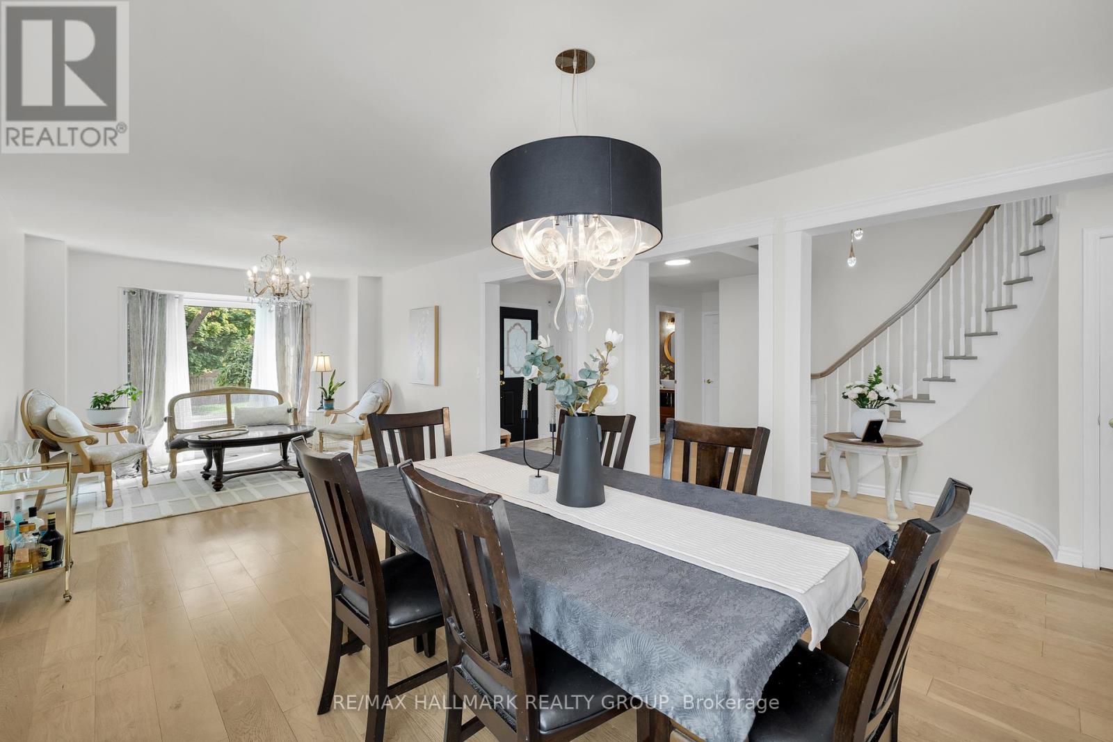 16 Allenby Road, Ottawa, Ontario  K2K 2H2 - Photo 8 - X12294366