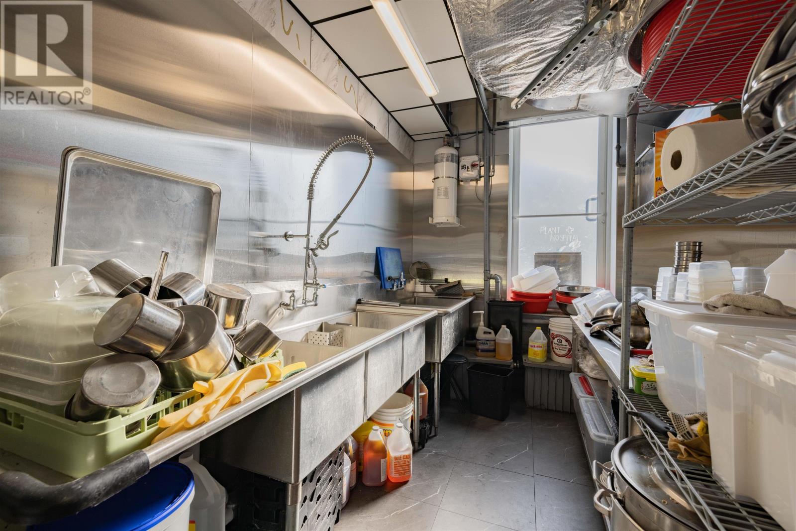 2 6238 Quinpool Road, Halifax, Nova Scotia  B3L 1A3 - Photo 13 - 202502144