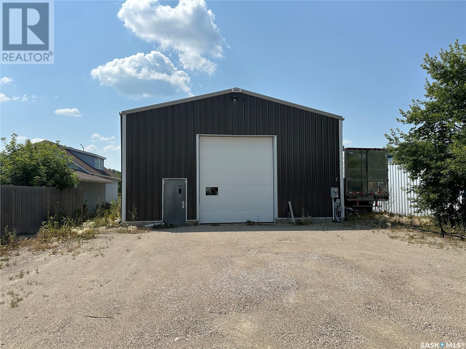 514 Park Avenue, Esterhazy, Saskatchewan  S0A 0X0 - Photo 2 - SK995967