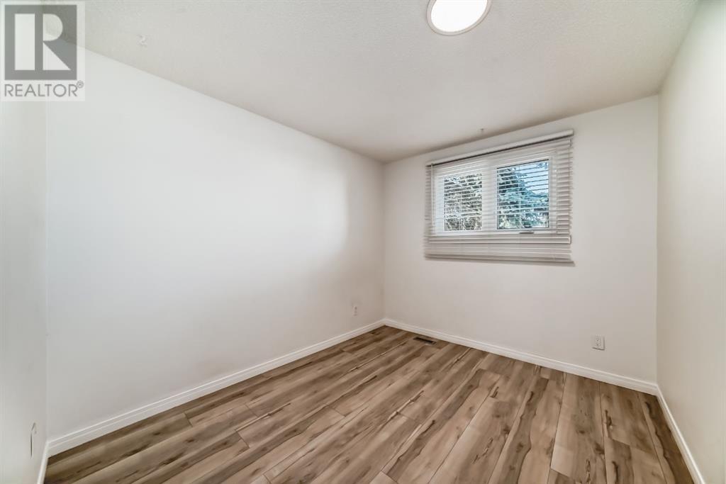 23 Marbank Way, Calgary, Alberta  T2A 4A2 - Photo 22 - A2237390