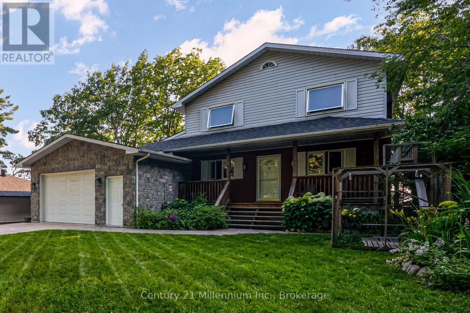 8 Willow Drive, Tiny, Ontario  L0L 1P1 - Photo 1 - S12294405