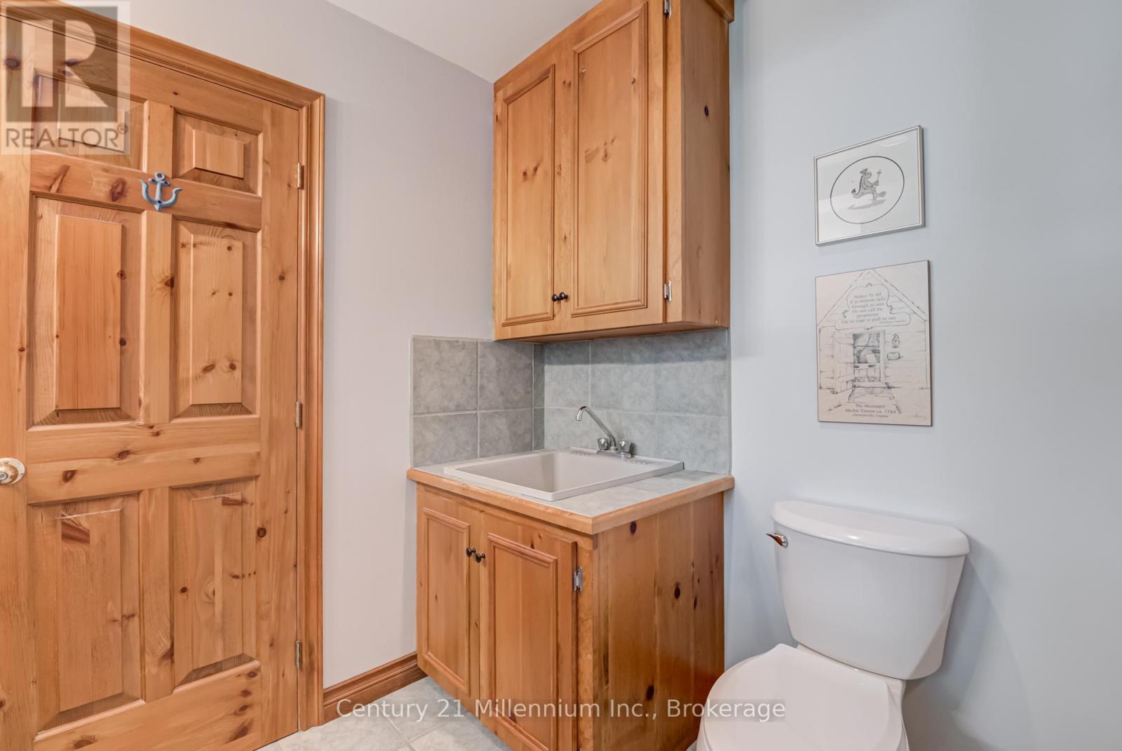 8 Willow Drive, Tiny, Ontario  L0L 1P1 - Photo 19 - S12294405