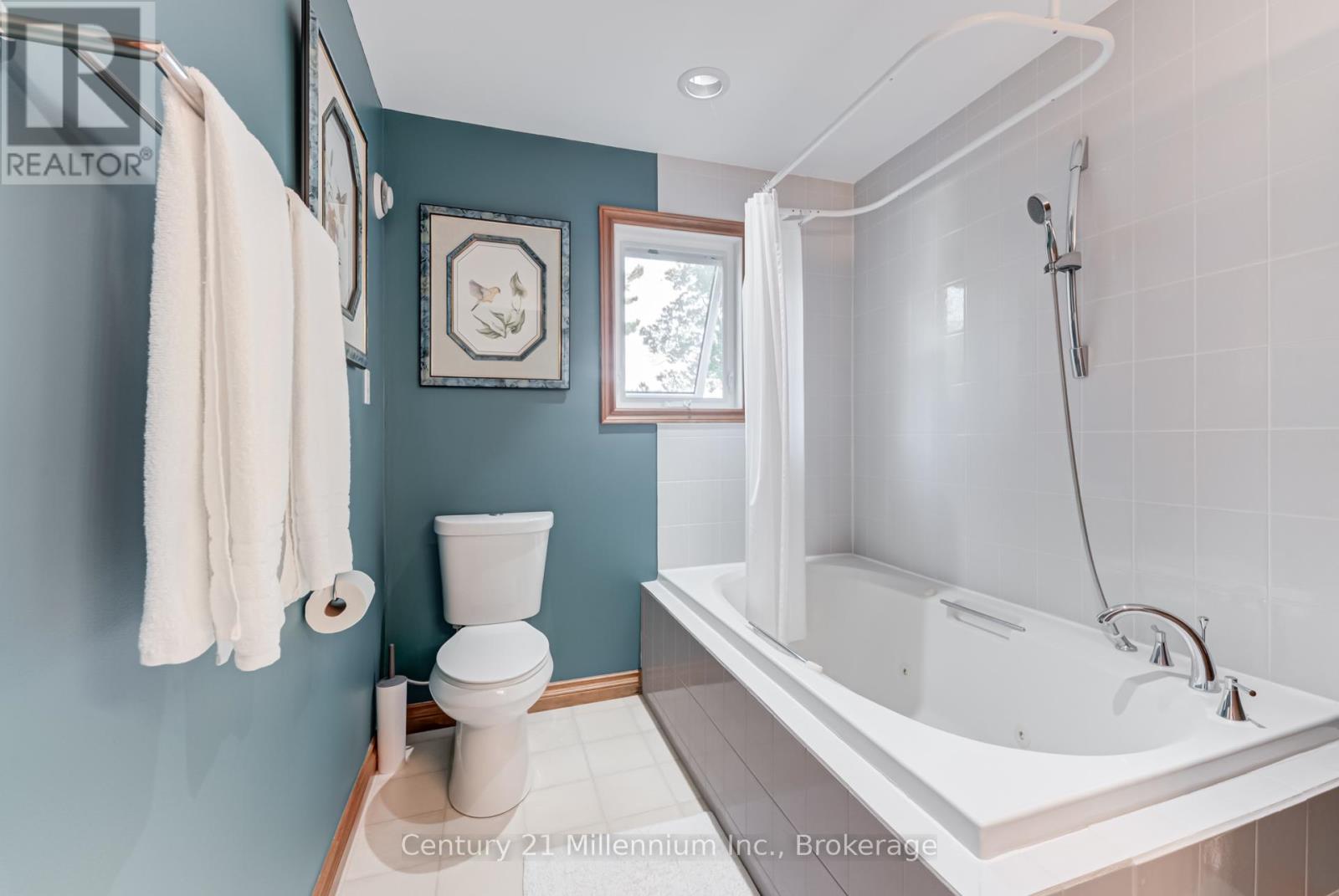 8 Willow Drive, Tiny, Ontario  L0L 1P1 - Photo 29 - S12294405