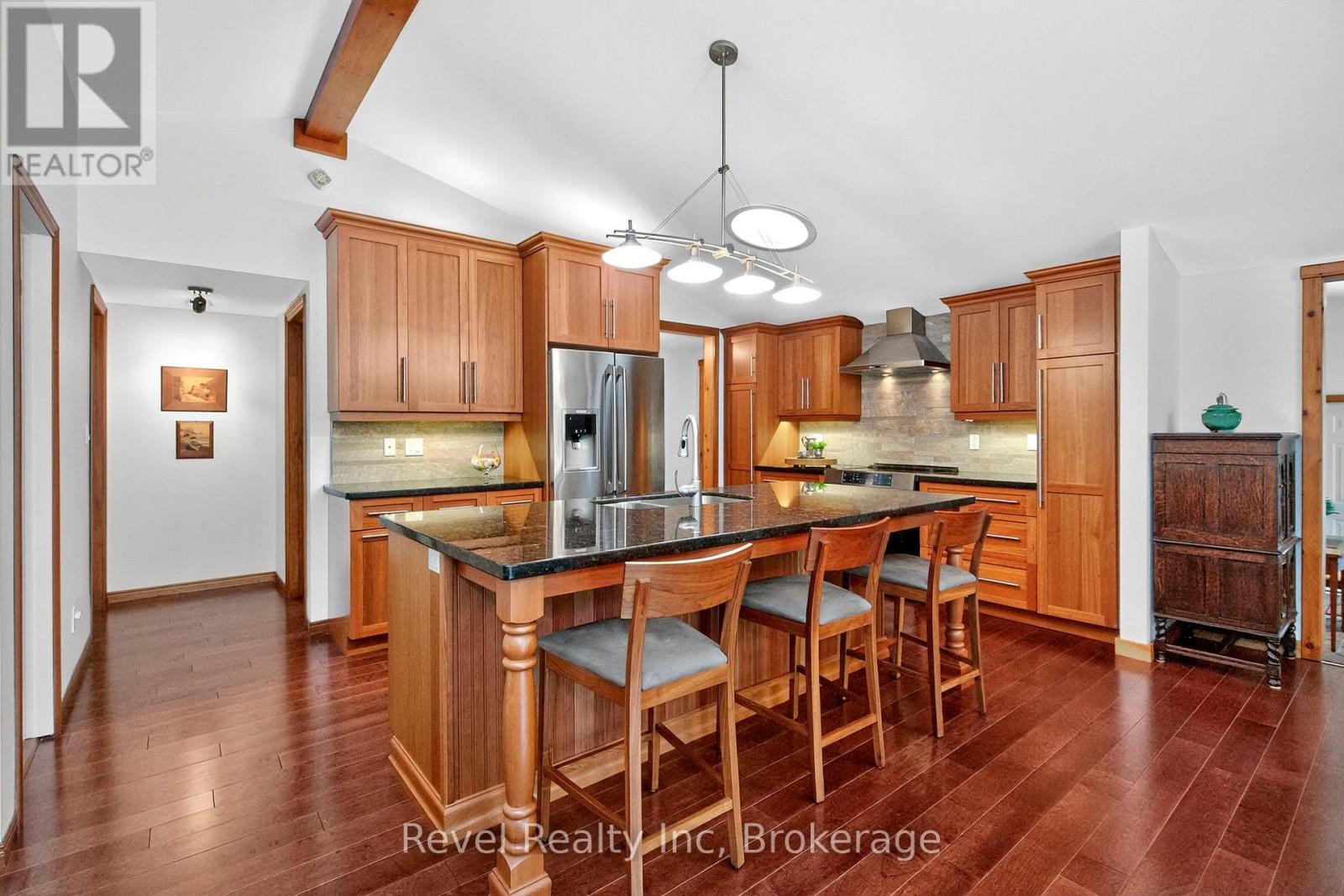 Property at 33 BELCOURT CRESCENT image 3
