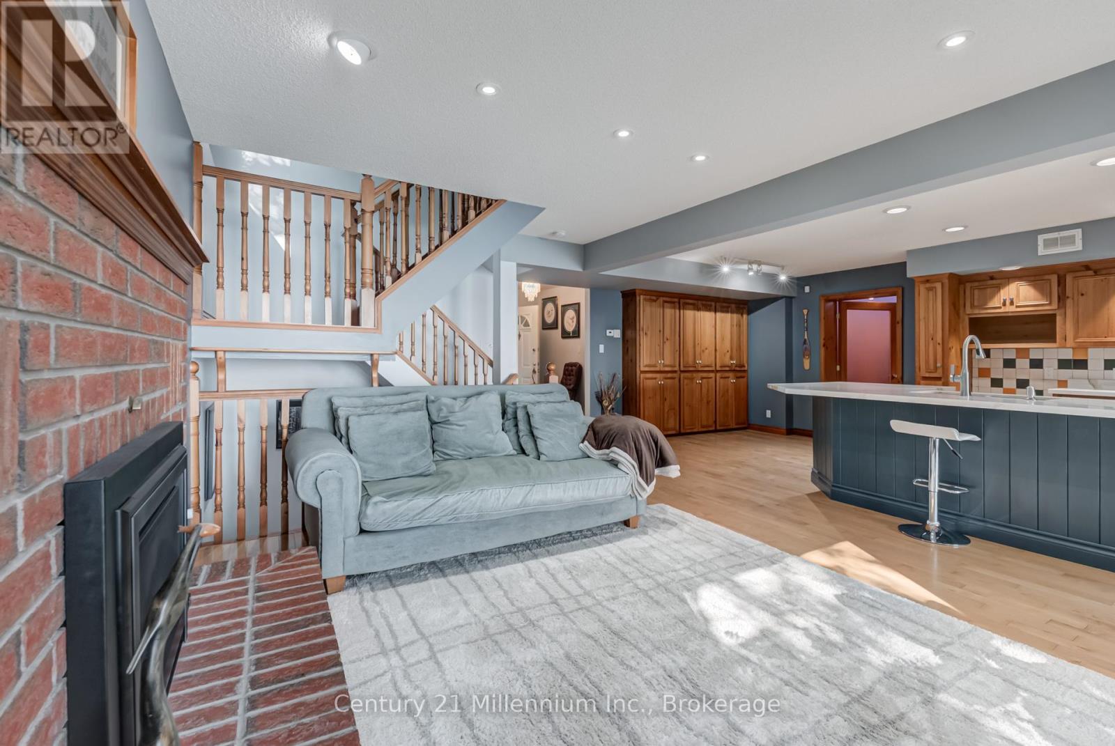 8 Willow Drive, Tiny, Ontario  L0L 1P1 - Photo 6 - S12294405