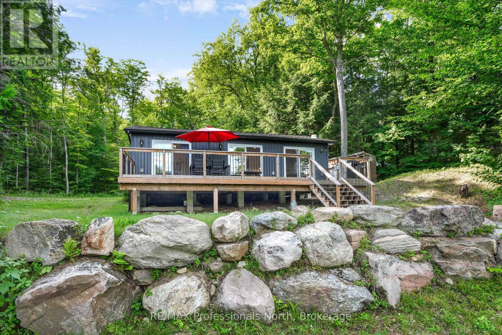 1051 Hawthorne Drive, Dysart Et Al, Ontario  K0L 1M1 - Photo 1 - X12294379